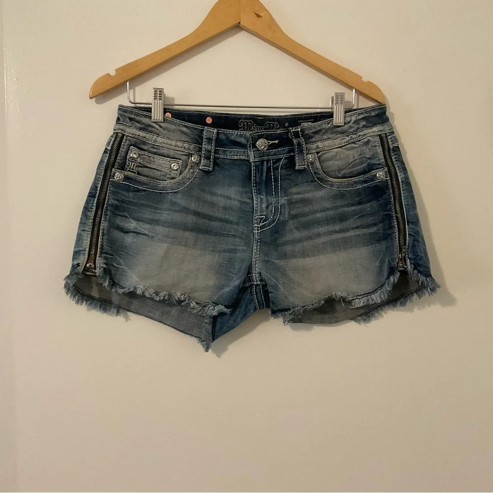 Miss Me Shorts - Picture 6 of 9